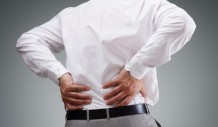 腰痛不仅是因为肾虚，这4大因素也脱不了关系
