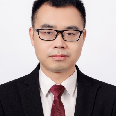沈文拥图1